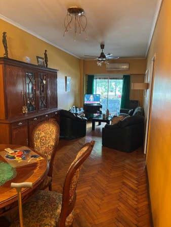Departamento primer piso al frente