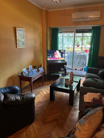 Departamento primer piso al frente