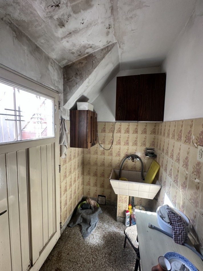 Casa de 4 ambientes en lote propio en pleno Chacarita - Ideal para refaccionar o construir