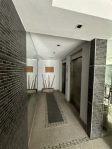 Mono ambiente primer piso contrafrente
